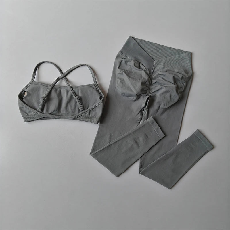 Seamless Push-Up Fitness Set – Sports Bra & Peach Lift Leggings