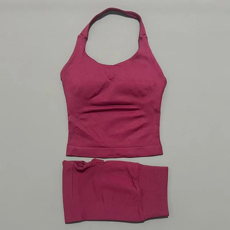 Seamless Activewear Set – Strappy Halter Sports Bra & Shorts